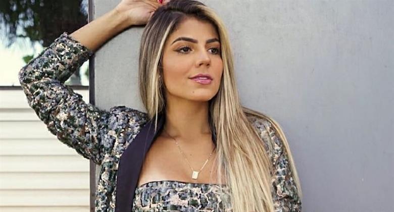 Ex BBB Hariany posa shortinho e deixa parte do bumbum à mostra RedeTV