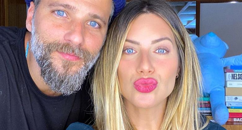 Giovanna Ewbank Posa De Topless Ao Lado De Bruno Gagliasso E Brinca