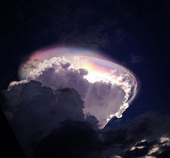 Resultado de imagem para imagem nuvens coloridas