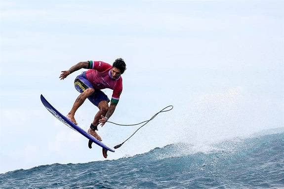 "Sei que minha família tá orgulhosa de mim", diz Gabriel Medina após conquistar o bronze nas Olímpiadas de Paris