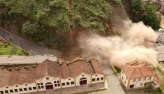 Deslizamento de terra destrói casas históricas em Minas Gerais; vídeos