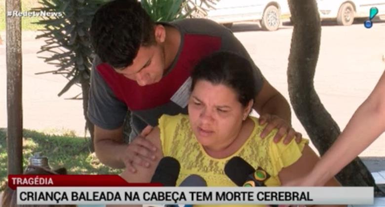 Criança baleada na cabeça no Rio tem morte cerebral RedeTV RedeTV