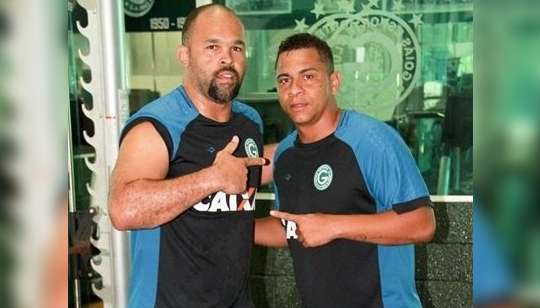 Walter, do Goiás, conhecido pela dificuldade em perder peso, se apresentou fora de forma ao lado do goleiro Márcio