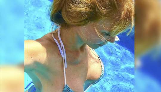 Apesar do "nude" ter chamado atenção, Graciela posta muitas fotos sensuais na internet