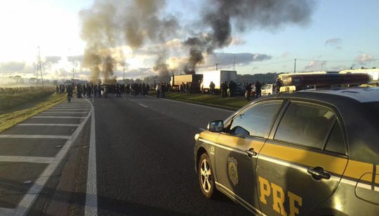 Manifestações em rodovias federais no Paraná