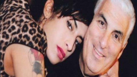 Pai diz que sente presena de Amy Winehouse