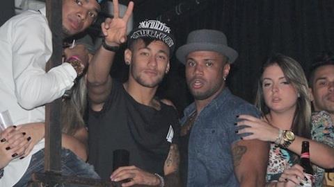 Neymar curte noitada com Anitta aps 'vazar' da Copa Amrica