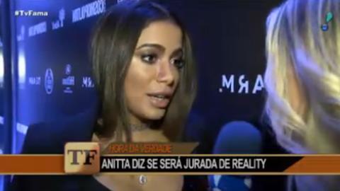 Anitta encontra o ex Pablo Morais durante show