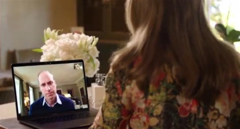 Prncipe William e Lady Gaga discutem sade mental em conversa na web