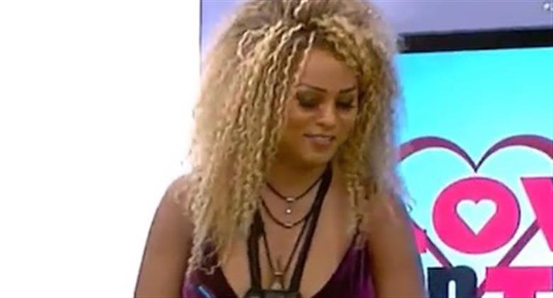 Miss Bumbum Erika Canella Dá Surra De Bunda Em Reality Show De