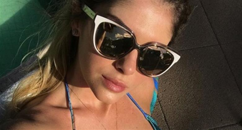 Que curvas Bárbara Evans posa de biquíni e exibe corpo esbelto em TBT RedeTV