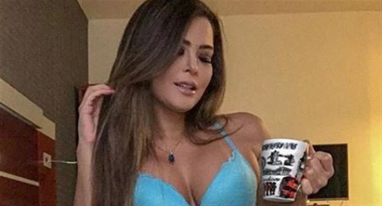 Geisy Arruda Posa Com Lingerie De Renda E Provoca Seguidores Na Web Redetv 