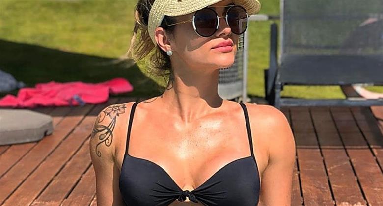 Kelly Key Posa De Biquíni E Mostra Parte De Tatuagem íntima Redetv 3159