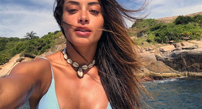 Aline Riscado Mostra Boa Forma Com Biquíni Sexy E Faz Alerta Cuidem Se Redetv 