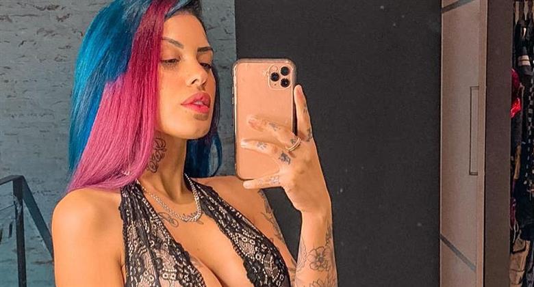 Tati Zaqui Exibe Curvas Em Selfie Com Biquíni Fio Dental E Instiga Fãs Vale A Pena Ver De Novo 3834