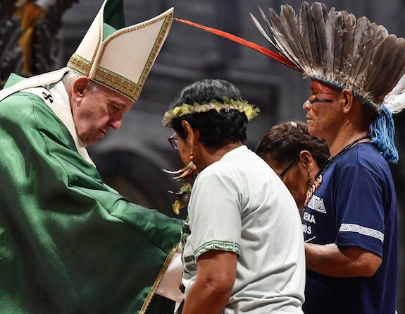 Resultado de imagem para Papa rejeita padres casados na Amazônia