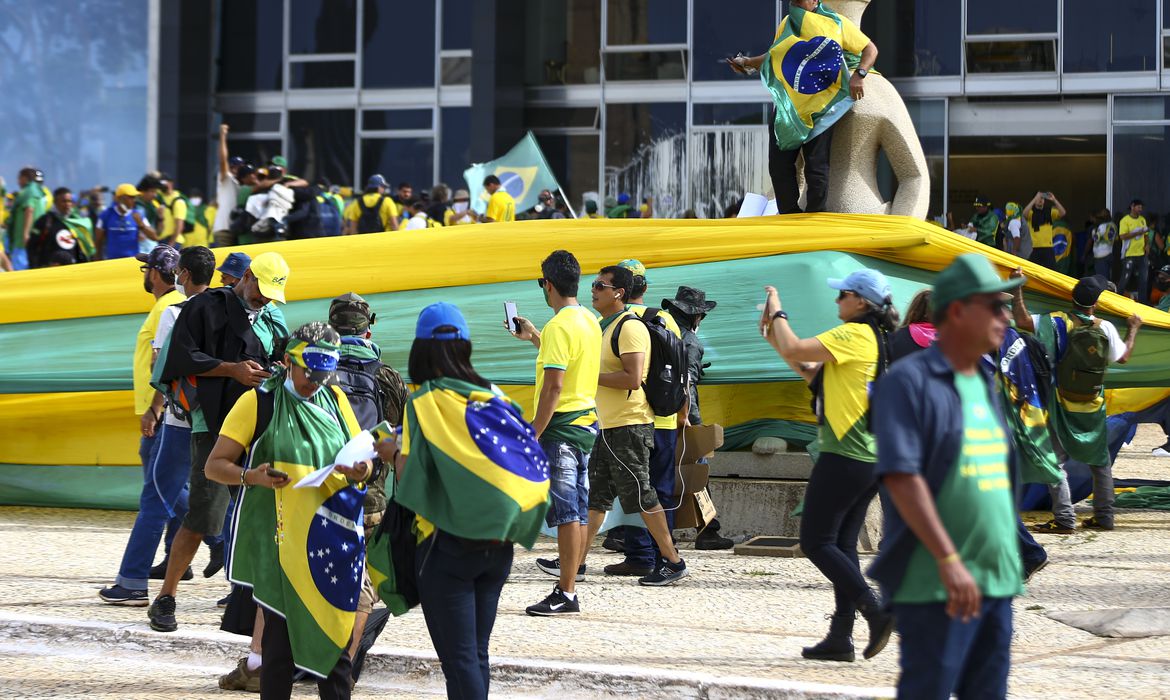 CPMI de 8 de janeiro entrega relatório à PGR 