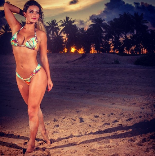 Laura Keller Exibe Curvas Em Foto Na Praia Redetv