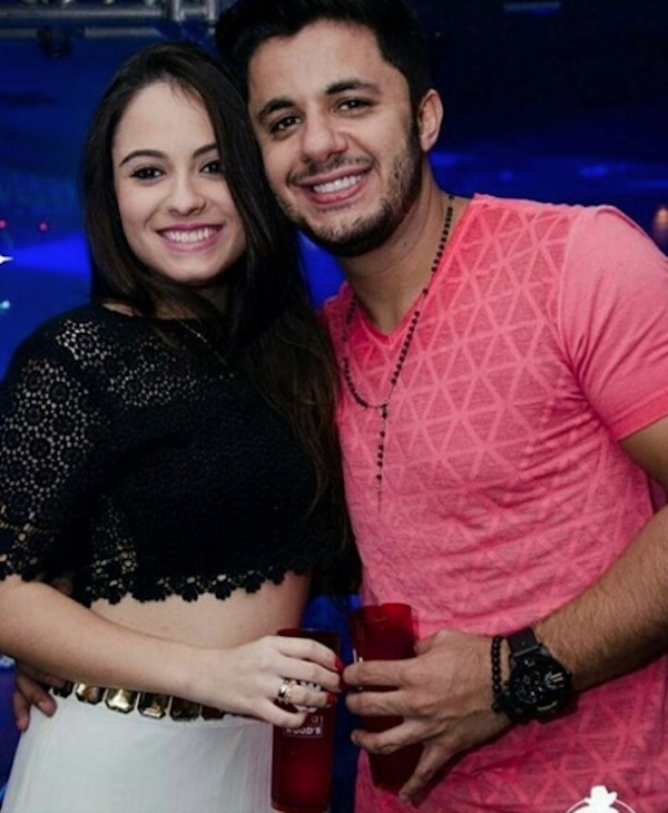 Foto: Além de Cristiano Araújo, a namorada do cantor, Allana Moraes, de 19  anos, também faleceu - Purepeople