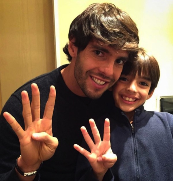 Kaká posta foto com o filho e impressiona por semelhança RedeTV! Kaká posta foto com o filho e impressiona por semelhança RedeTV!