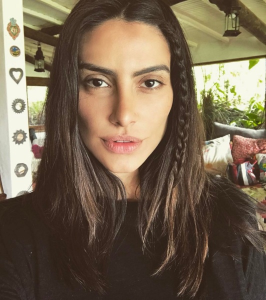 Cleo Pires é Chamada De Feia Nas Redes Sociais E Rebate Crítica Com Alfinetada Redetv