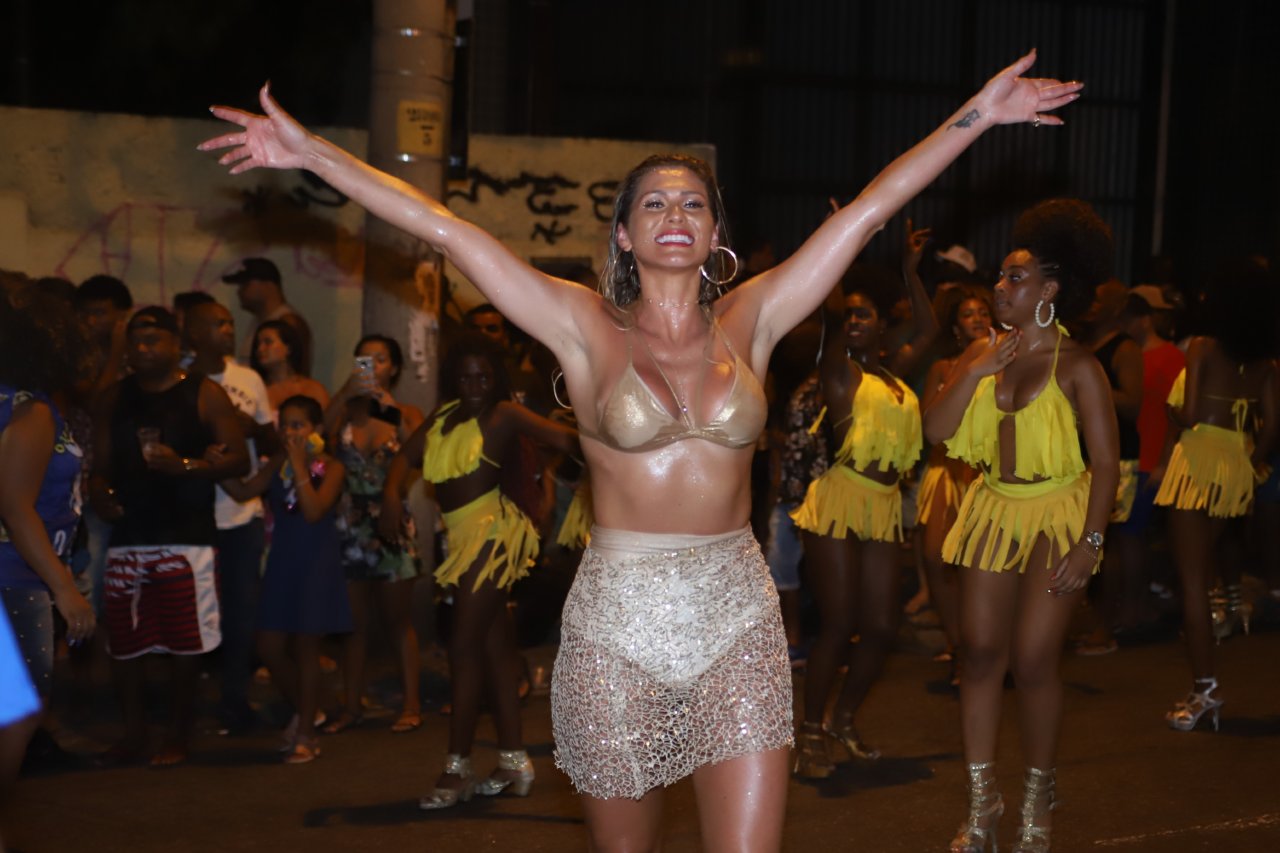 saia transparente para carnaval