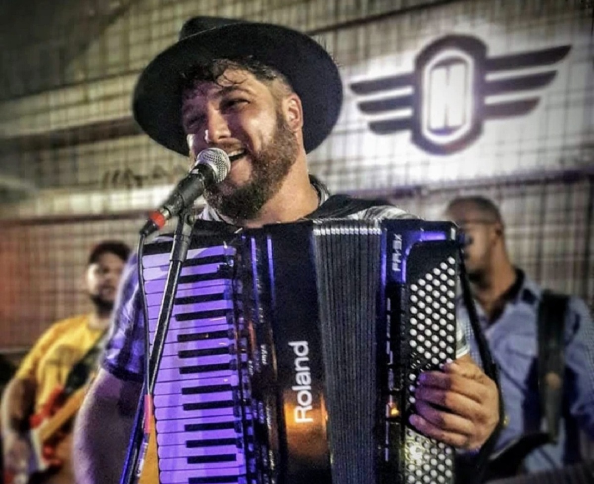 RedeTV! Morre o cantor sertanejo Rodrigo Leal Gramelich, aos 38 anos
