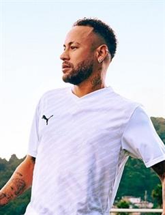 Camisa da Seleção autografada por Pelé é vendida por R$ 500 mil 