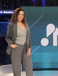Fabíola Cidral estreia como âncora no 'RedeTV! News'