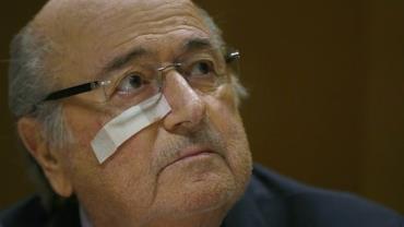 Blatter continua a receber salário da Fifa apesar de suspensão