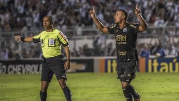 William Pottker iguala Romarinho e se torna novo carrasco do Palmeiras
