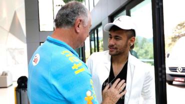 Neymar sugere Felipão para ser técnico do PSG, diz emissora espanhola