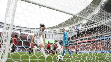 No sufoco e perdendo muitas chances, Uruguai bate Egito por 1x0