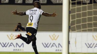 Corinthians vence em casa o CSA por 1 a 0 com gol de Vagner Love no fim da partida