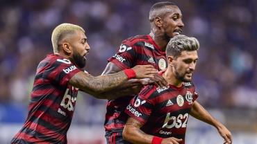 Flamengo vence Cruzeiro no Mineirão e amplia vantagem na liderança