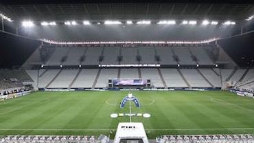 Corinthians e Palmeiras duelam pressionados por melhores atuações