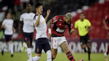 Flamengo arranca empate com LDU e se classifica na Libertadores