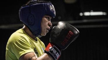 Bia Ferreira sobra na estreia no boxe e avança às quartas em Tóquio