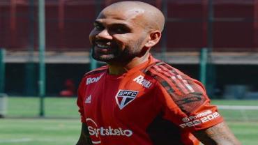 Daniel Alves não joga mais pelo São Paulo