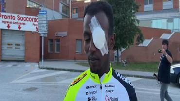 Ciclista vence etapa do Giro da Itália, mas abandona competição ao se ferir com rolha de espumante