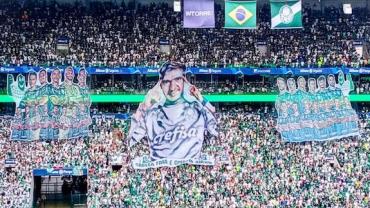 Após promessa de Leila, torcida do Palmeiras protesta contra preço de ingressos