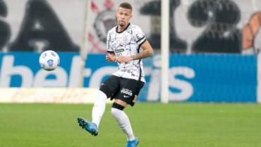 Corinthians aproveita briga entre rivais para lucrar mais com a venda de João Victor