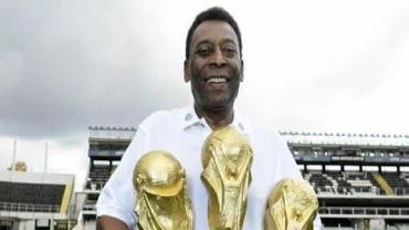 Pelé chega a 10 milhões de seguidores e agradece fãs: 'De 10 eu entendo, né?'