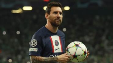 Em goleada do PSG, Messi supera marca histórica de Pelé