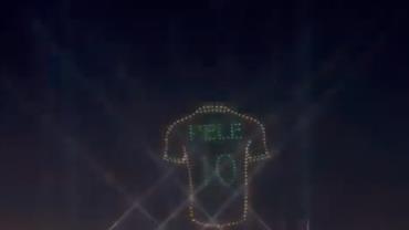 Fifa usa drones para homenagear Pelé: "Fique bem logo"