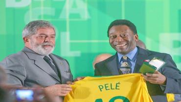 Políticos fazem homenagens; Lula diz que Pelé levou nome do país longe