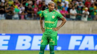 Punido por comemorar título do Palmeiras, Deyverson pode rescindir com o Cuiabá