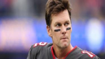 Tom Brady anuncia aposentadoria do futebol americano pela 2ª vez