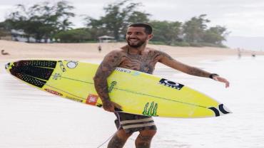 Filipinho vence etapa de Sunset Beach do circuito mundial de surfe