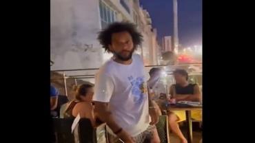 Lateral-esquerdo Marcelo se irrita com fã em restaurante no RJ